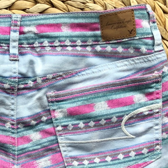 AMERICAN EAGLE STRETCH TRIBAL SHORTS - 2 - Picture 4 of 8